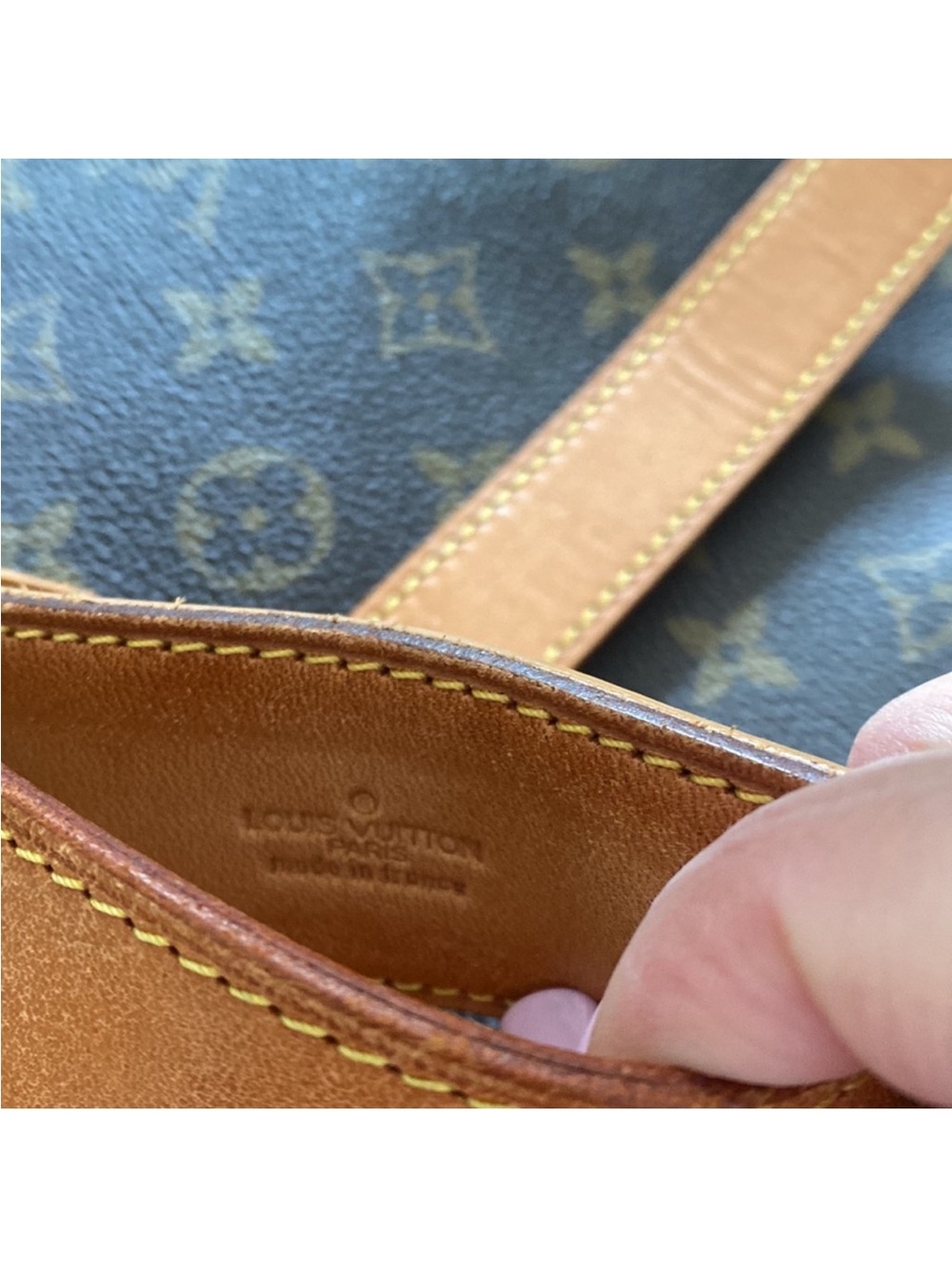 Authentic Louis Vuitton Samur 43 Monogram Bag - Picture 7 of 16